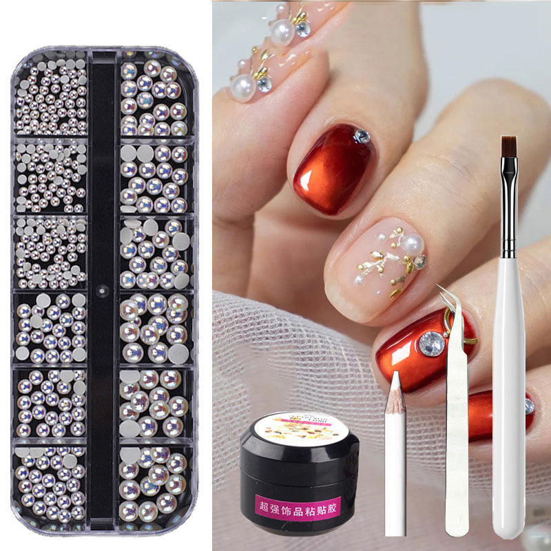 Strass en metalen nagel versieringen voor doe -het -zelf -manicures