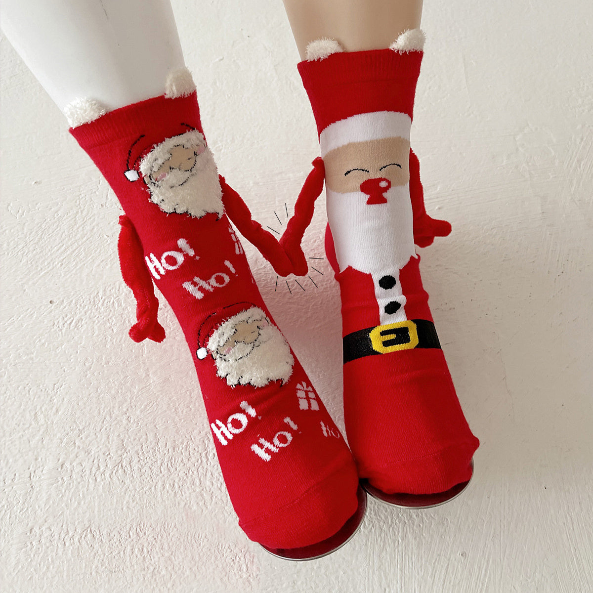 Cute Magnetic Hand Holding Christmas Themed Ankle Socks for Couples