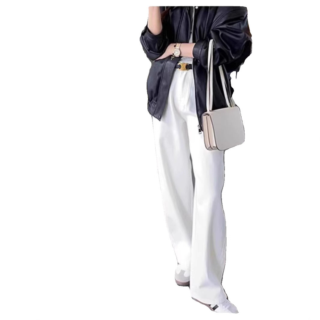 Jeans blancos de pierna ancha con atractivo femenino relajado