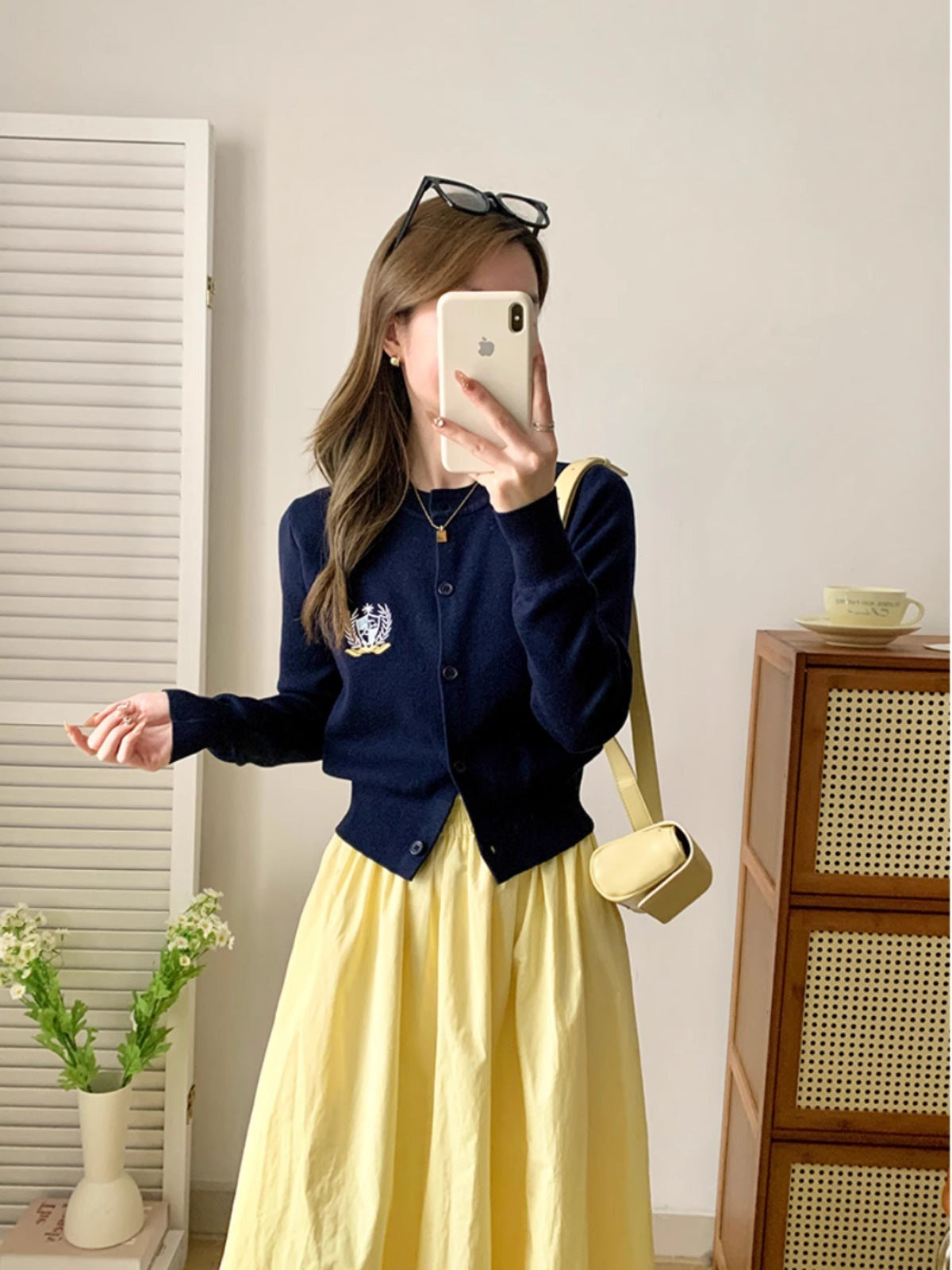 Elastic Waist Mid Length Skirt For Versatile Everyday Wear