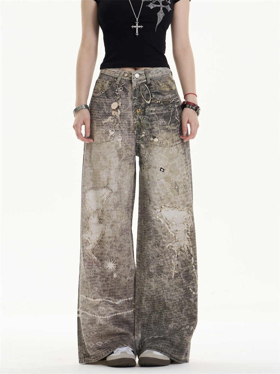 Jeans retro desgastados con atractivo relajado