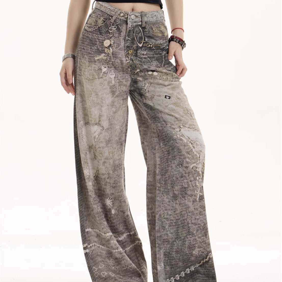 Jeans retro desgastados con atractivo relajado