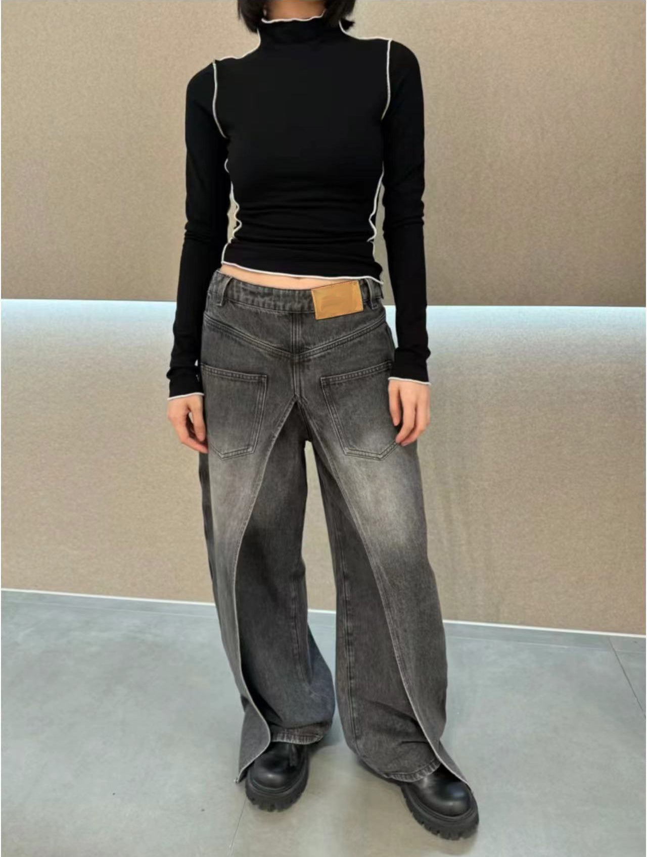 Jeans pisang tertekan reversibel dengan tepi vintage