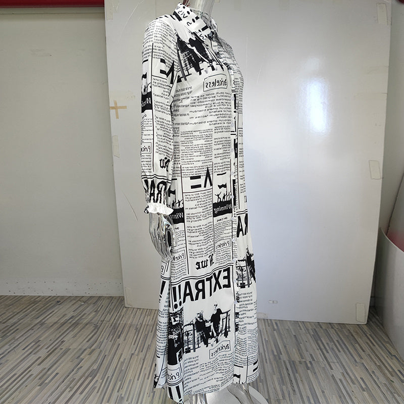 Robe de chemise imprimée de journaux avec attrait de bouton détendu