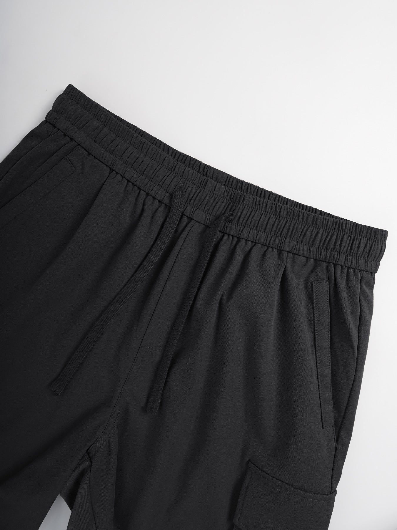 Bottoms listos para el trabajo recortados que ofrecen comodidad urbana de verano resistente