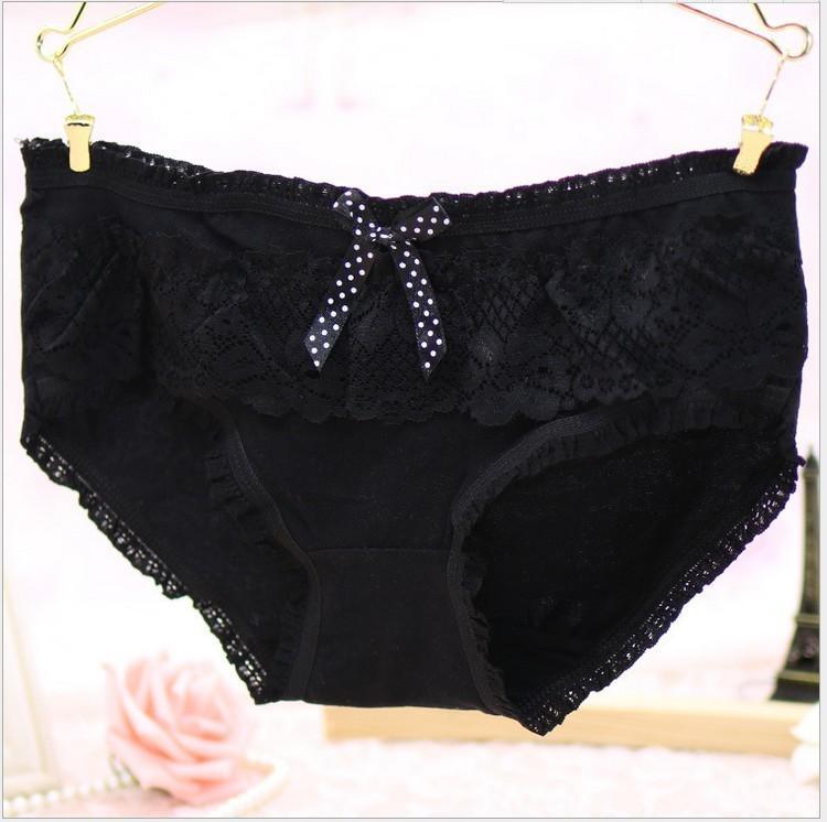 Panty bikini renda dan ruffles feminin