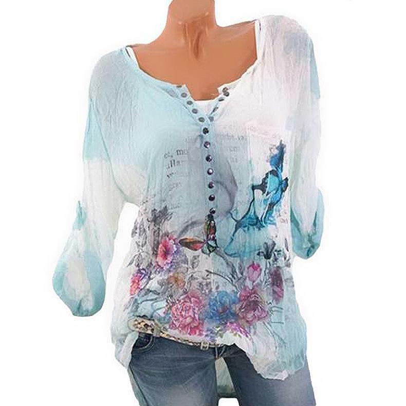 Blusa con cuello enjoyado y estampado de mariposas