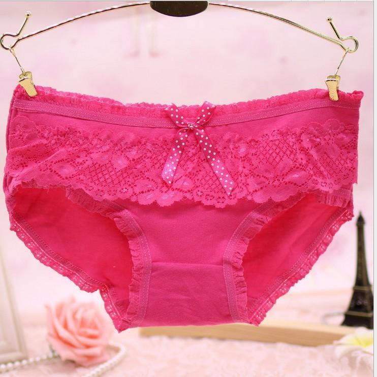 Panty bikini renda dan ruffles feminin