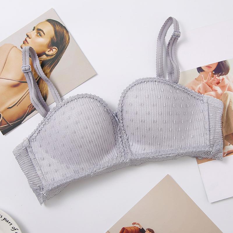 Baciami stasera reggiseno in pizzo e biancheria intima