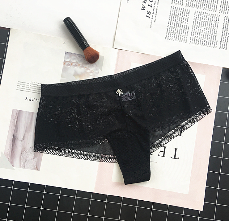 Calcinha semi -pura Ultra Soft com detalhamento de jóias