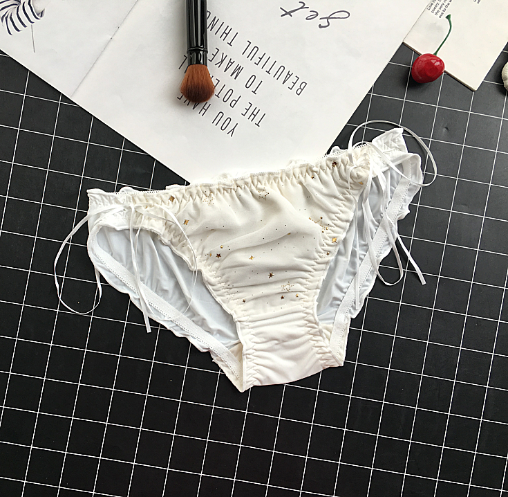經典的全覆蓋不透明內褲，帶弓形領帶
