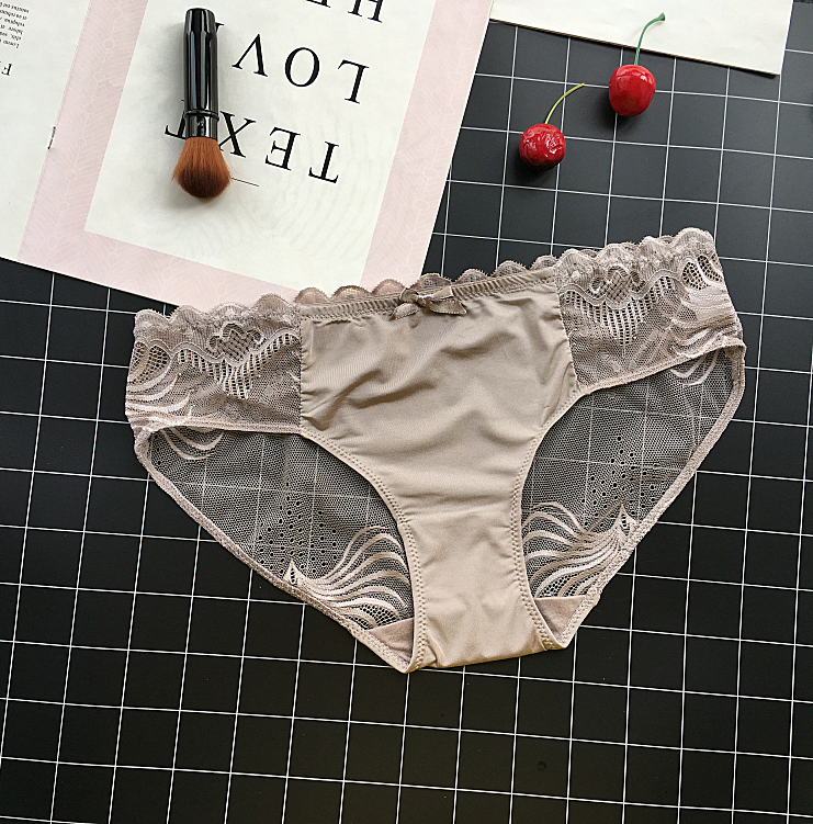 レイシーメッシュバックパンティーはフリルウエストバンドでパンティーをメッシュします